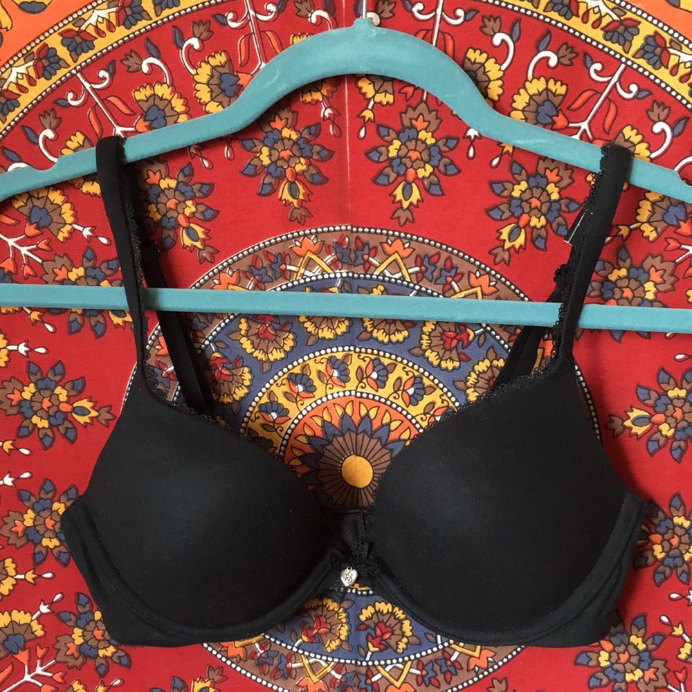 VS Body by Victoria collection Push-up bra